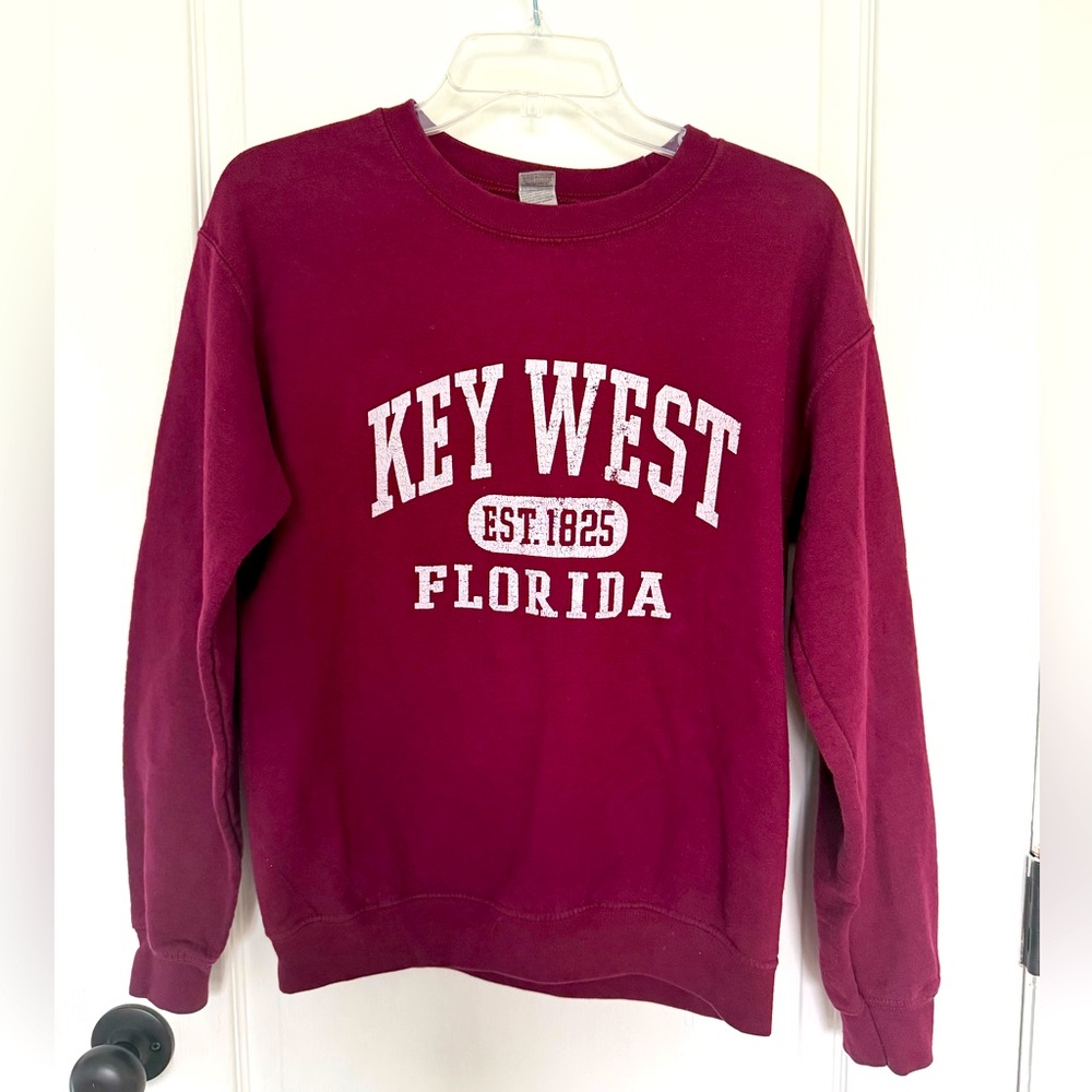 Key west maroon pull over